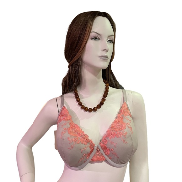 La Vie En Rose Pink Embroidered Lace Thinly Padded Bra NWOT Size 38DD - Picture 10 of 11